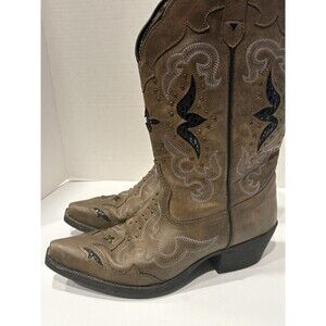 Laredo Women's Lucretia Western Boot features an intricate stitched Size 9
